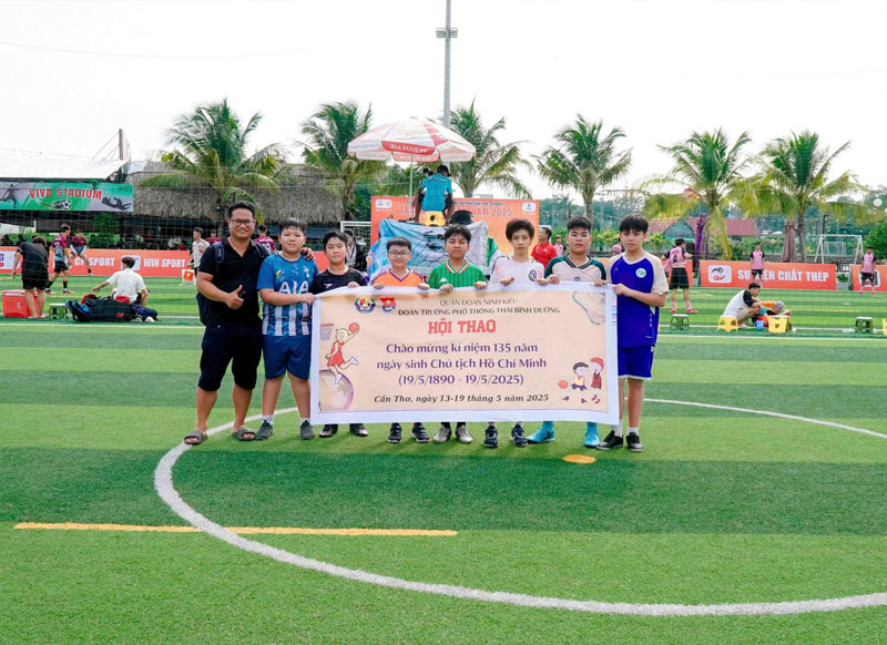 Sôi nổi giải bóng đá nam trường phổ thông Thái Bình Dương