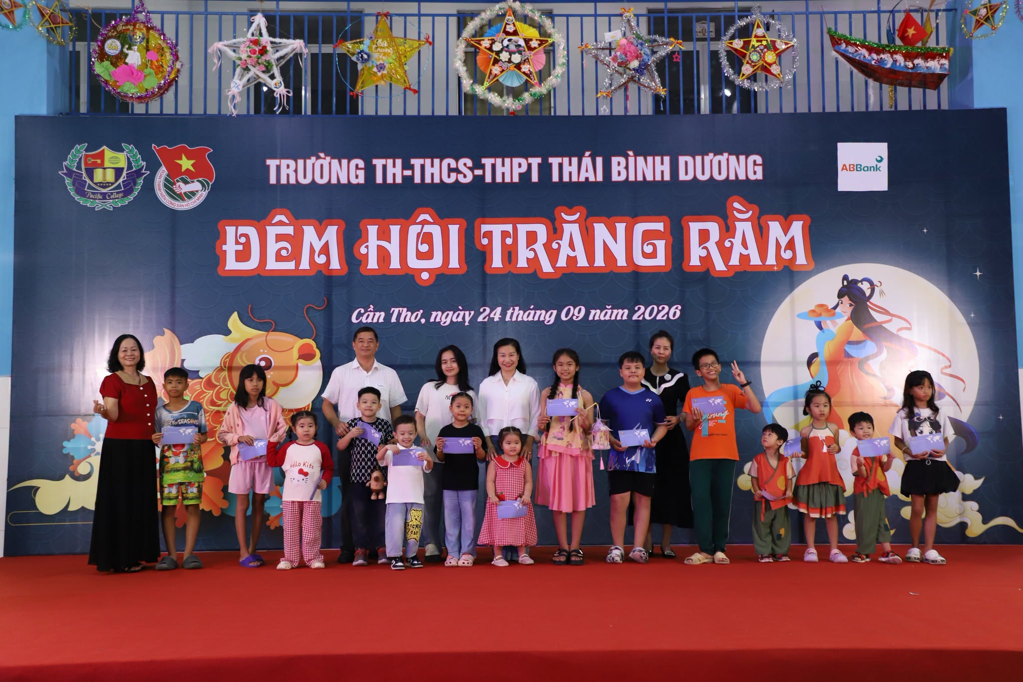 TƯNG BỪNG ĐÊM HỘI TRUNG THU DƯỚI MÁI TRƯỜNG THÁI BÌNH DƯƠNG